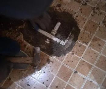 铜梁卫生间漏水维修公司为您分享下卫生间渗水如何处理及注意事项